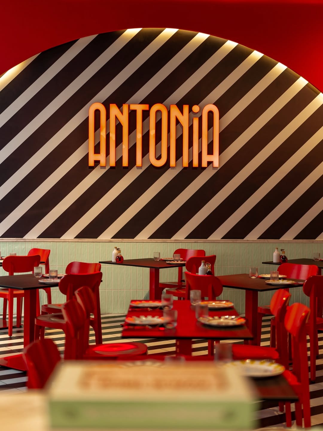 Antonia MOE 9