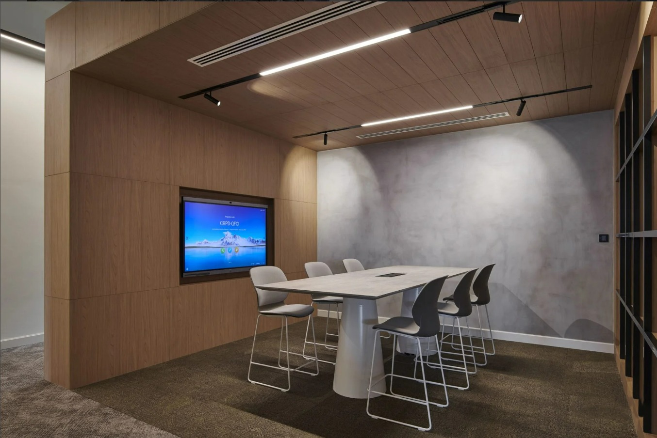 Huddle-room meeting table